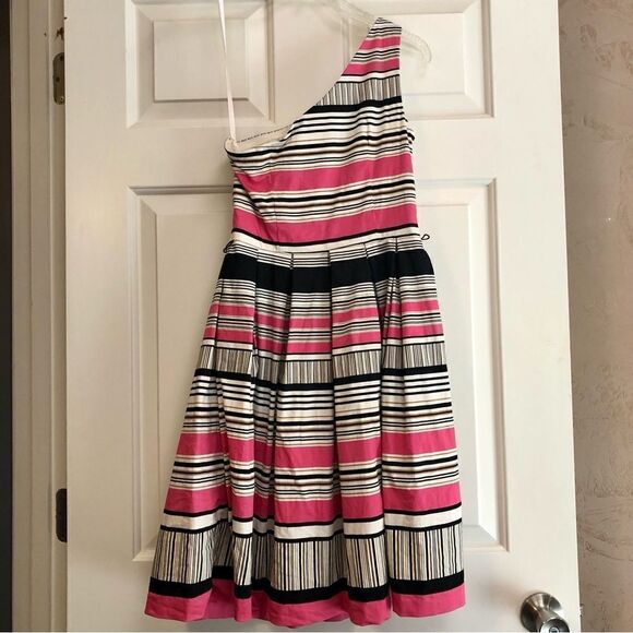 London Times One Strap Off The Shoulder Pink, Black, and White Dress Size 4 - Picture 5 of 11